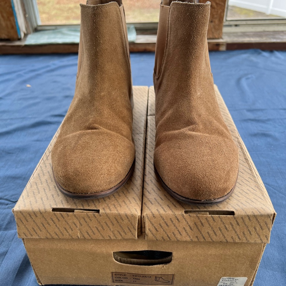 Urban Outfitters Chelsea Boot Men size 11